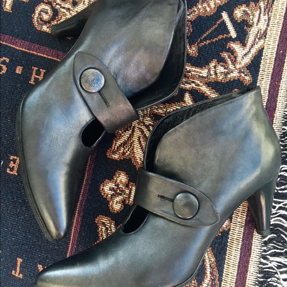 Arnold Churgin Italian Leather Heeled Boots - Picture 4 of 6